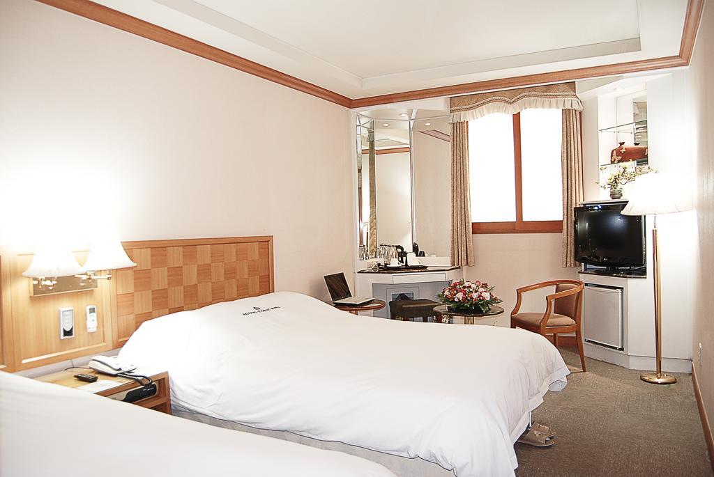Arirang Tourist Hotel Changwon Ruang foto