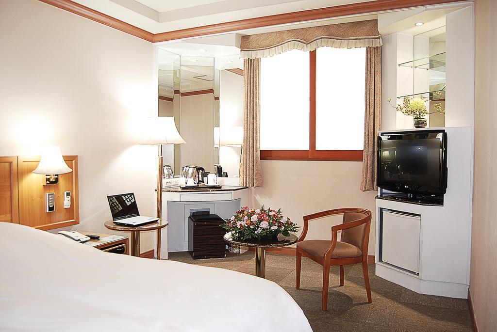 Arirang Tourist Hotel Changwon Ruang foto
