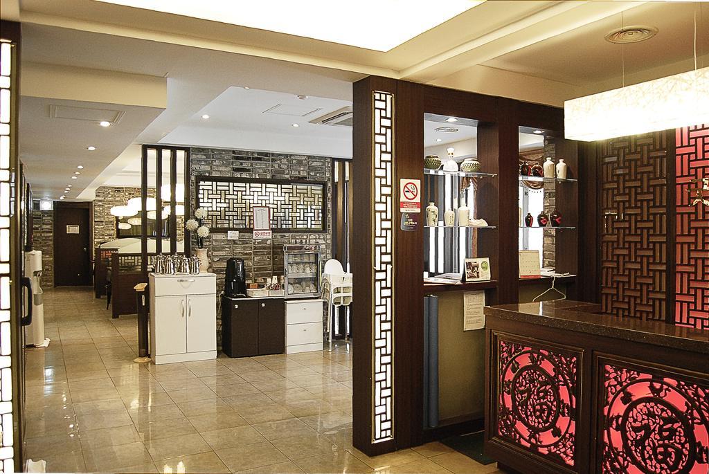 Arirang Tourist Hotel Changwon Bagian luar foto