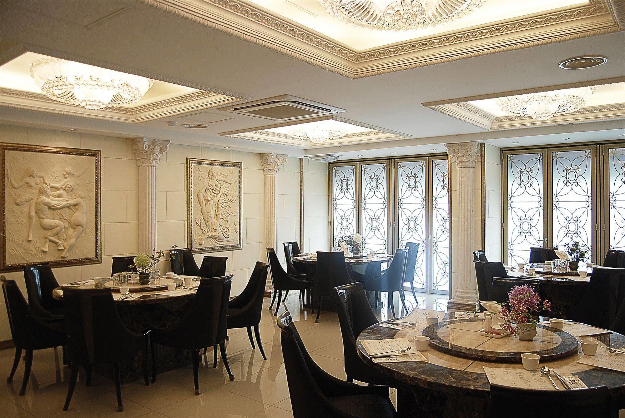 Arirang Tourist Hotel Changwon Bagian luar foto