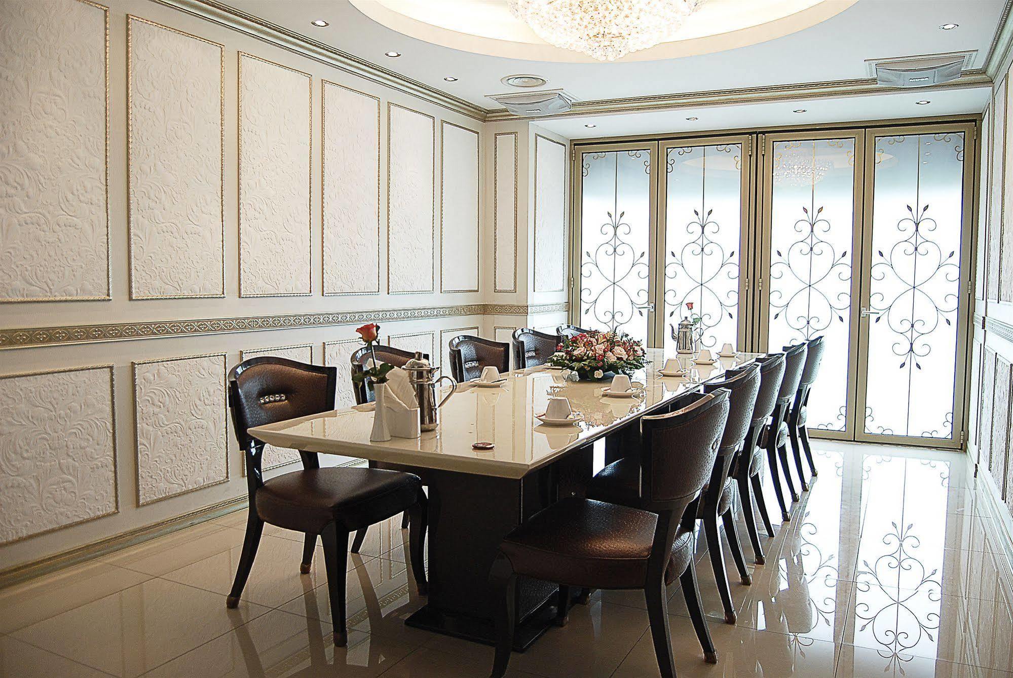 Arirang Tourist Hotel Changwon Bagian luar foto